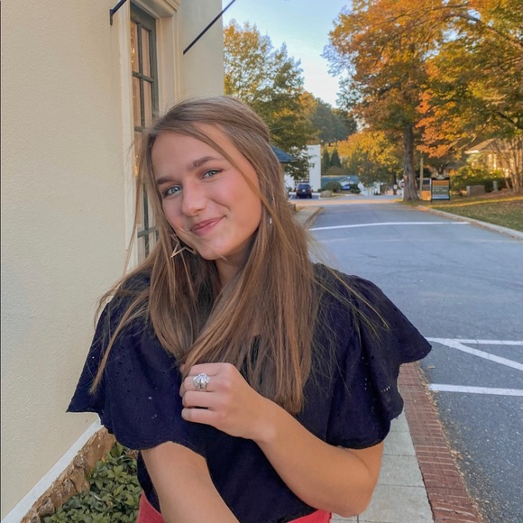 Meet your Posher, Sarah - Picture 1 of 1